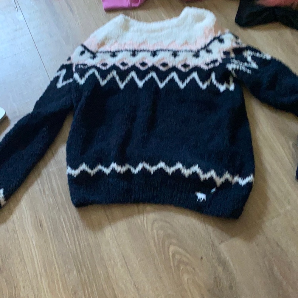 NEVER WORN ABERCROMBIE KIDS SWEATER